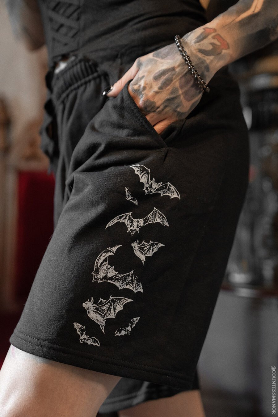 Vintage Bat Sweat Shorts [Unisex]